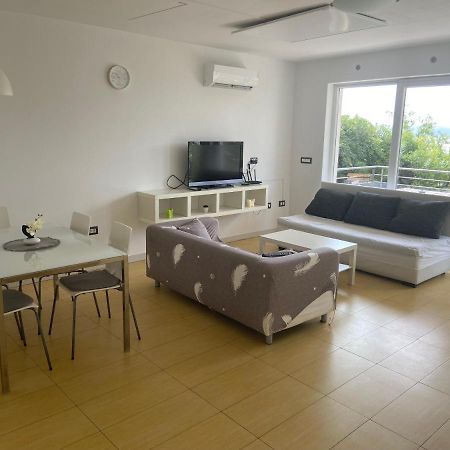 Apartment Rubin ไพราน ภายนอก รูปภาพ