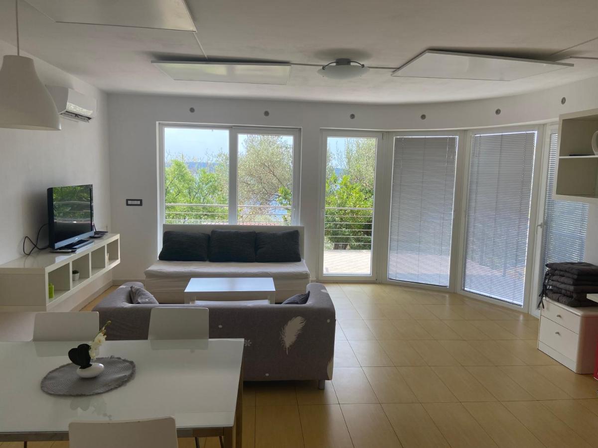 Apartment Rubin ไพราน ภายนอก รูปภาพ